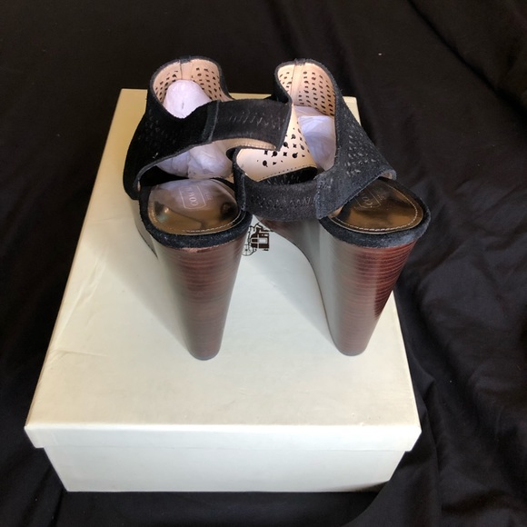 Black Coach wedges - Picture 4 of 4